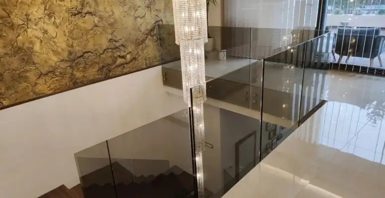 Skleněné zábradlí a balustrády